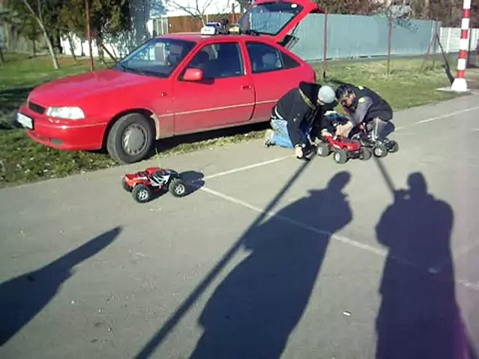 HPI SAVAGE 25 + SAVAGE X + MINIZILLA.AVI