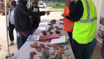 Des hommes et des grenouilles sur le chantier des fouilles à Appoigny