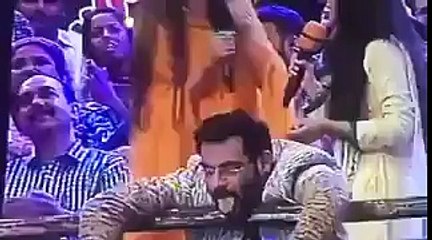 Amir Liaqat Goes Crazy