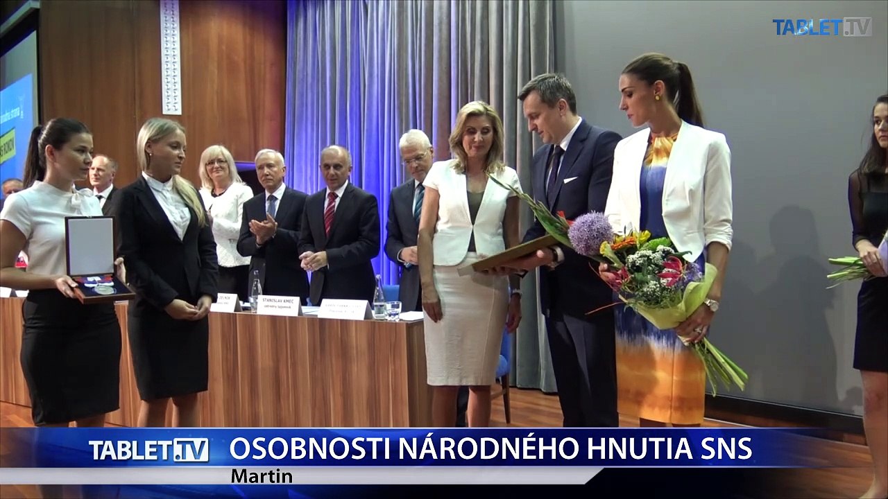 Na sneme SNS uviedli do života knihu o začiatkoch politiky a histórii strany 