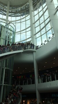 EXCLU - 6.000 personnes au bord de l'hystérie hier pour les retrouvailles des Anges d'NRJ12