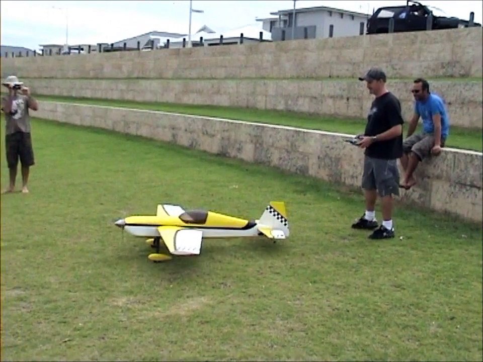 Stu's Extra 260 25% - second flight