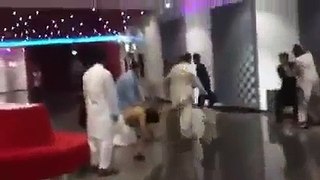 Shameless Pakistani Peoples Fighting In Dubai Mall