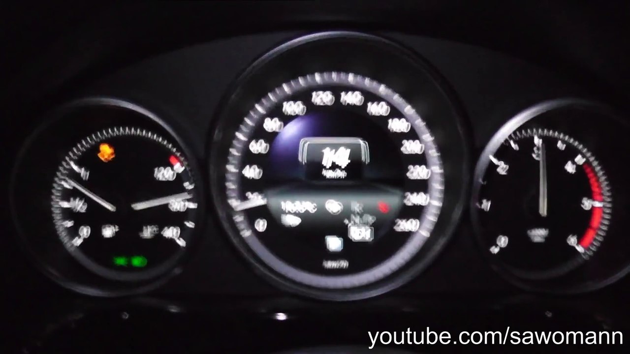 Mercedes E300 2017  mang phong cách khác biệt