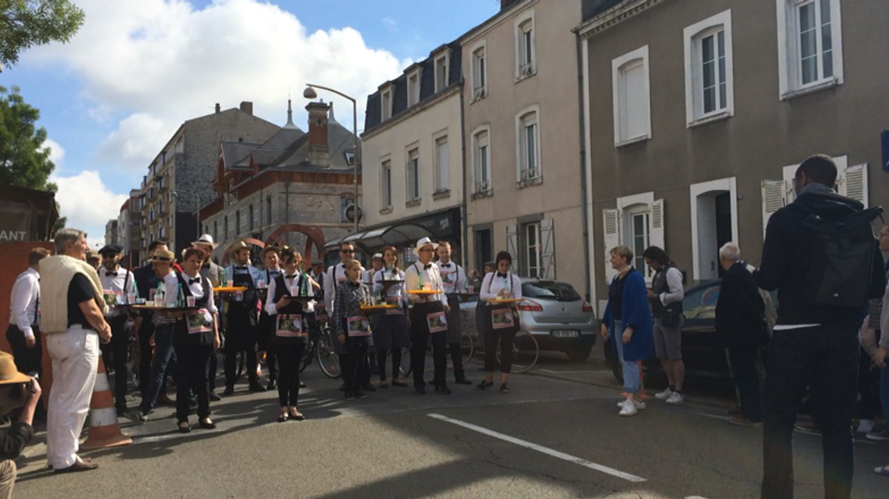 Course de garçons de café