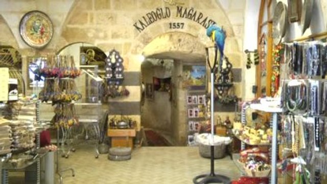 Sıcaktan Bunalanlar Mağarada Serinliyor