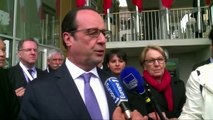 François Hollande et Julie Gayet narguent les photographes lors d’une soirée parisienne