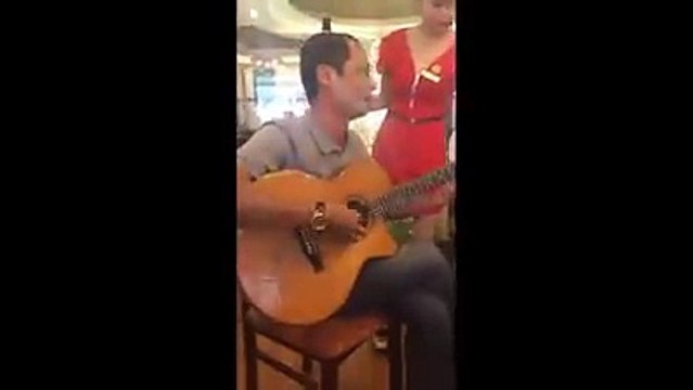 Chú ơi hãy chừa cho con hàm răng ăn cháo, con cười rũ rượi luôn rồi chú ơi :v