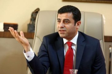 Demirtaş: Türkmenler MİT'in Gönderdiği Silahları PYD'ye Satıyor