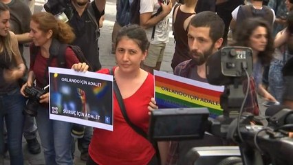 Turquie: La police disperse un rassemblement LGBT avec du gaz lacrymogène - Le 19/06/2016 à 20:00