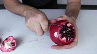 How to Eat Pomegranate - Life and Food hacks