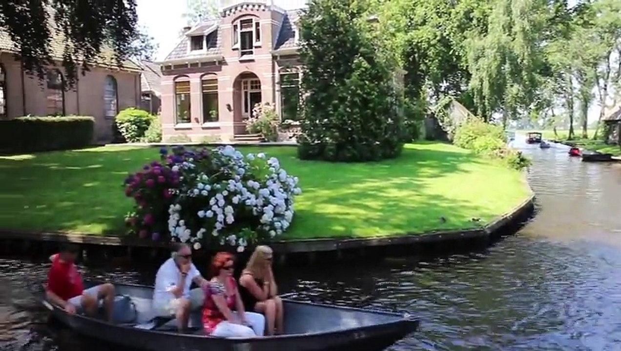 En visite pour la première fois, dans le village où habite sa fille, la maman est sous le choc - vidéo Dailymotion