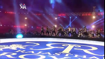 Watch this super performance of Prabhu deva, Shahid Kapoor & Priyanka Chopra dance for some Tamil nu