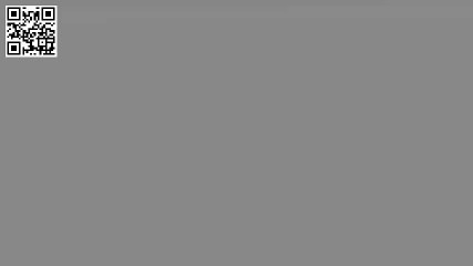 Funcionário da Disney tenta espantar jacaré que estava próximo de pessoas