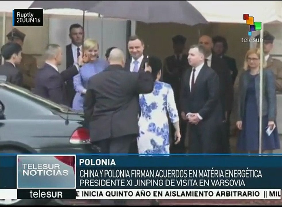 China y Polonia firman acuerdos en materia energética