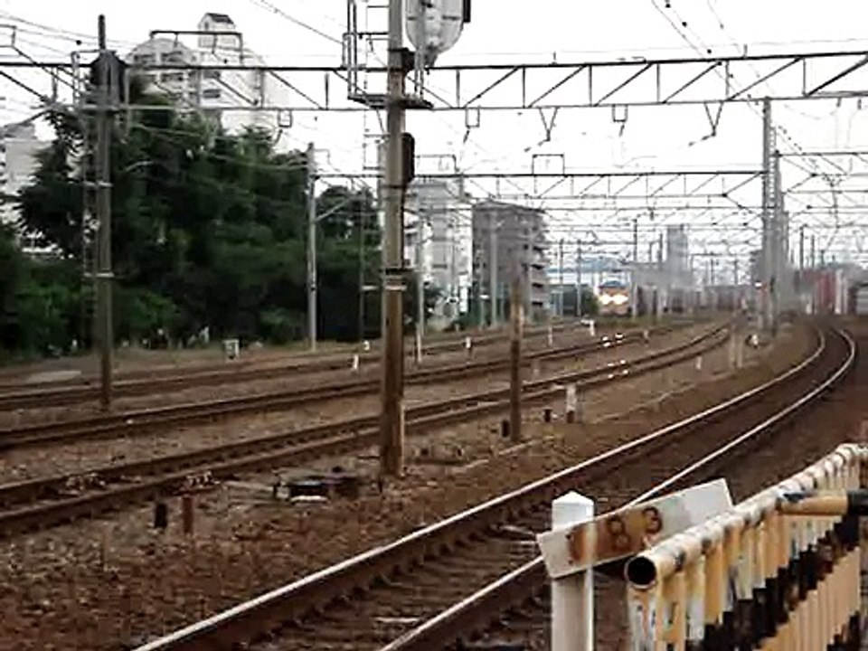 2008.06.25  EF210-8、東淀川を通過。