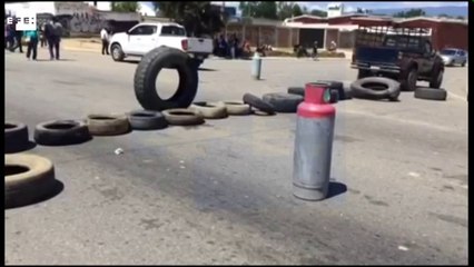 Al menos 6 policías heridos en enfrentamientos con maestros en el sur de México