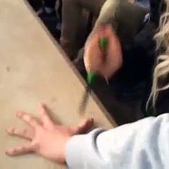 BeUtiful Girl Wid Knife