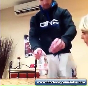 Boy water magic with girl in public with kissing - desi girls video