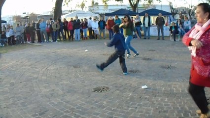 Los Peregrinos y el grupo de danzas Sentires de mi Pueblo