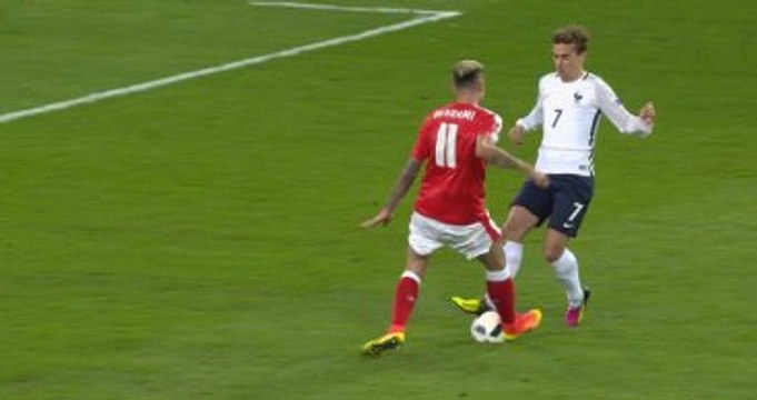 İsviçre-Fransa Karşılaşmasında Futbolcular Topu Patlattı