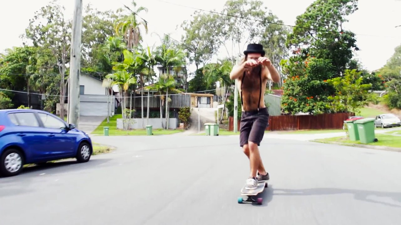 Danser sur un skateboard comme un dieu ?... Check !