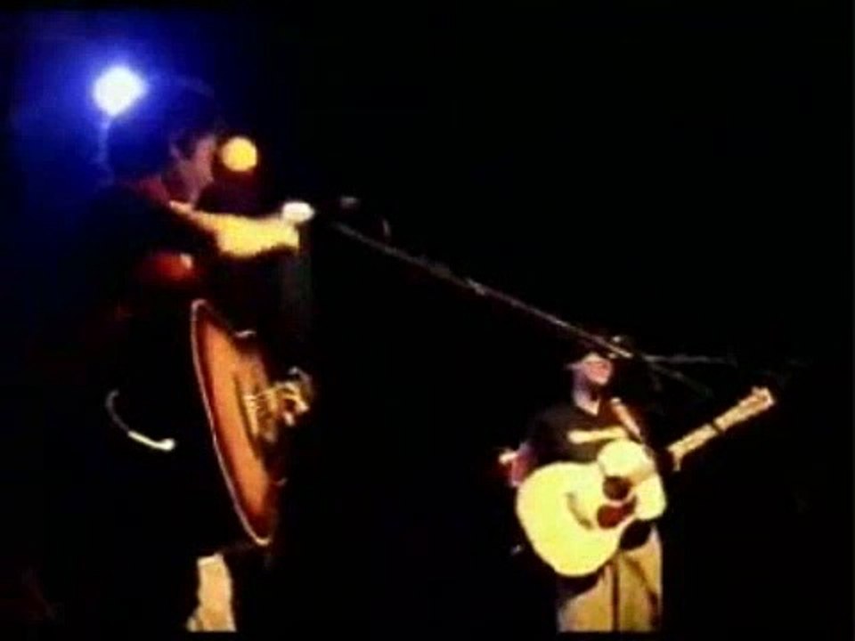 Tegan and Sara at Lee's Palace, Toronto (09.14.00) 15/21