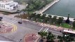 Des meubles de terrasse s'envolent en pleine tempête à Miami