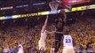 Stephen Curry loupe le steal, LeBron James écrase le dunk
