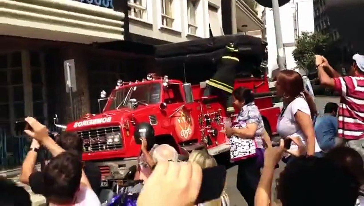 Un amant pris en flagrant délit se sauve par la fenêtre - vidéo Dailymotion