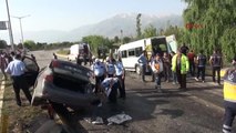 Erzincan Otomobil, Kadın Tarım İşçilerini Taşıyan Minibüsle Çarpıştı 26 Yaralı