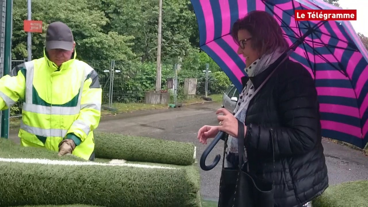 Lorient. Pelouse synthétique du Moustoir : les premiers lots retirés