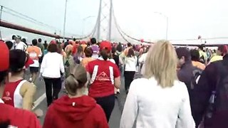 Mini-Maratón Lisboa, corriendo por el Puente 25 de Abril