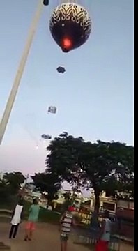 Un ballon rempli de feux d'artifice explose dans le quartier !