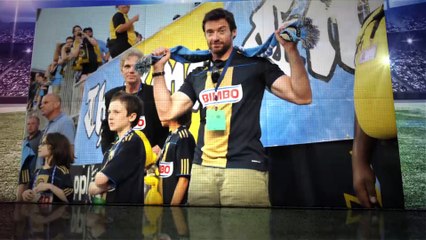 Euro 2016 : Hélène de Fougerolles évoque sa rencontre avec Raymond Domenech  (exclu vidéo)