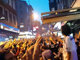 Beşiktaş taraftarları çarşı içini istiklal marşımız ile inletti