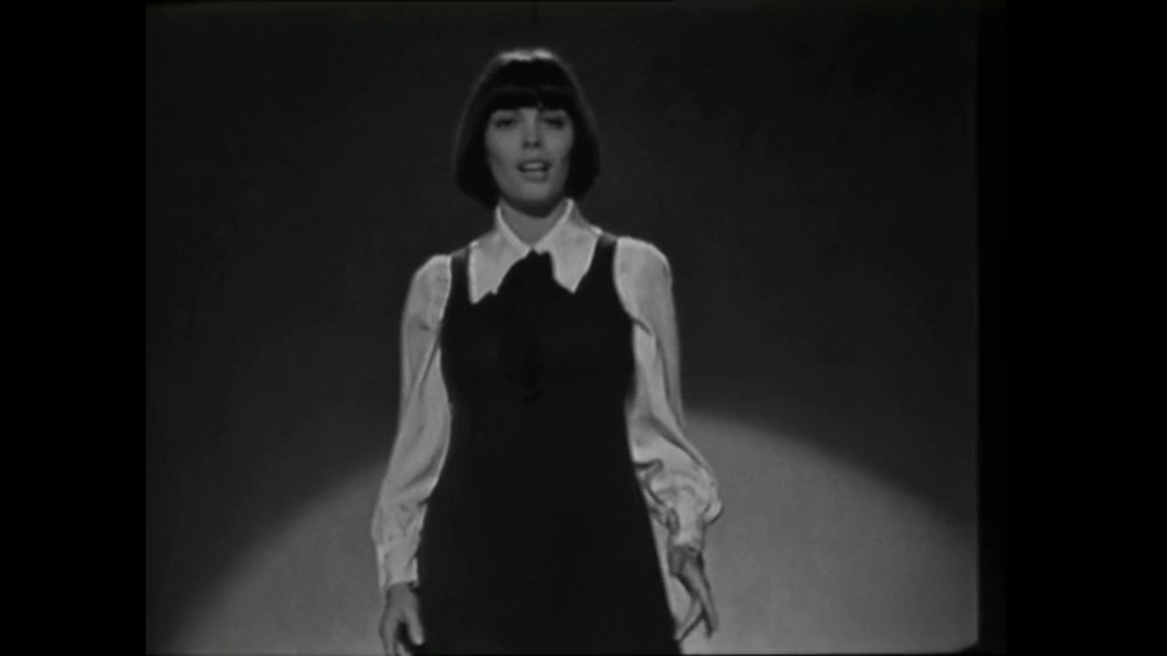 Mireille Mathieu - Comme deux trains dans la nuit