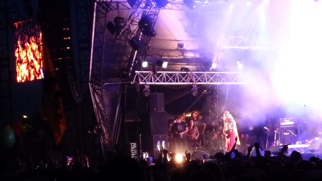 Ludwig von 88 - Oui oui et la voiture jaune - Live@Hellfest