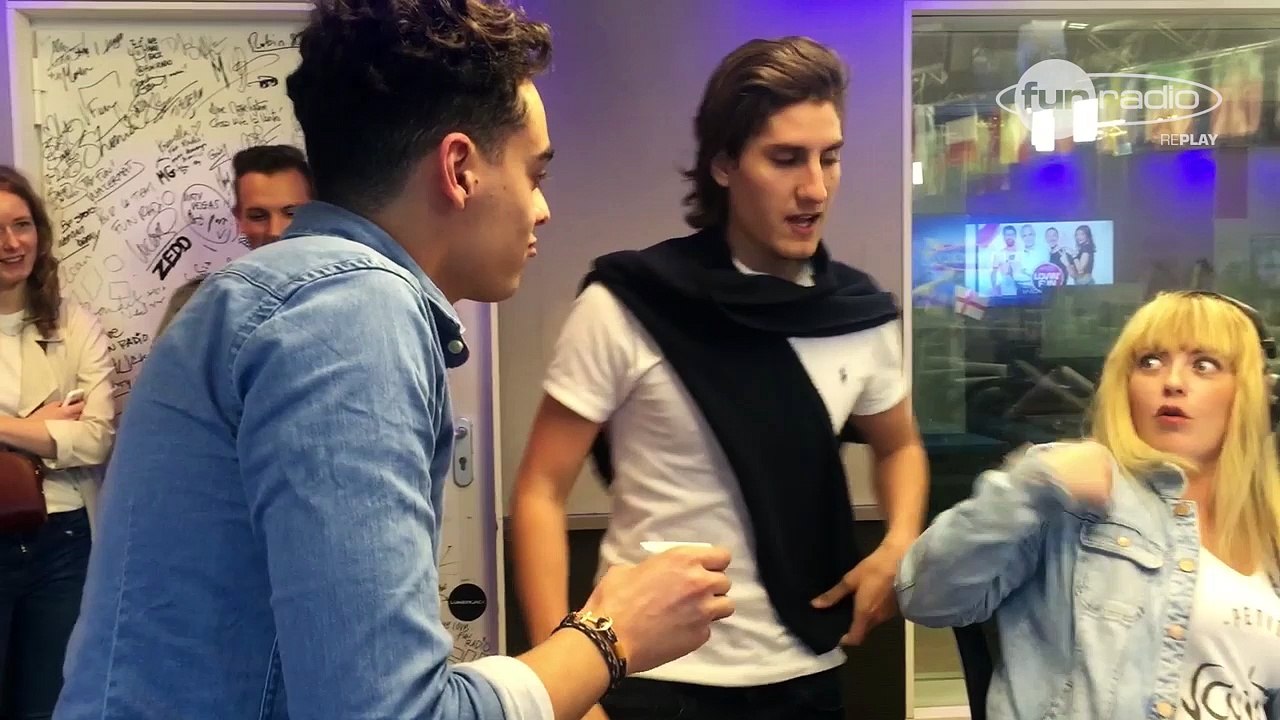 Elsa Make Up découvre les astuces beauté du Night Show ! - Marion et Anne-So