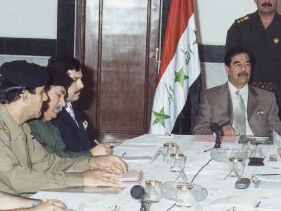 لقطات نادرة جداً عن صدام حسين في جبهات القتال  Saddam Hussein