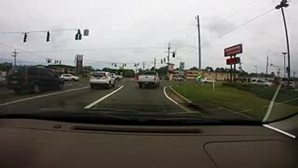 Road Rage Because of Waiting for Red Light 4-27-16