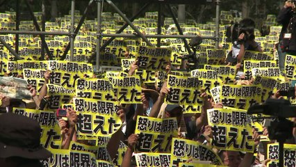 Manifestação no Japão contra a presença militar americana
