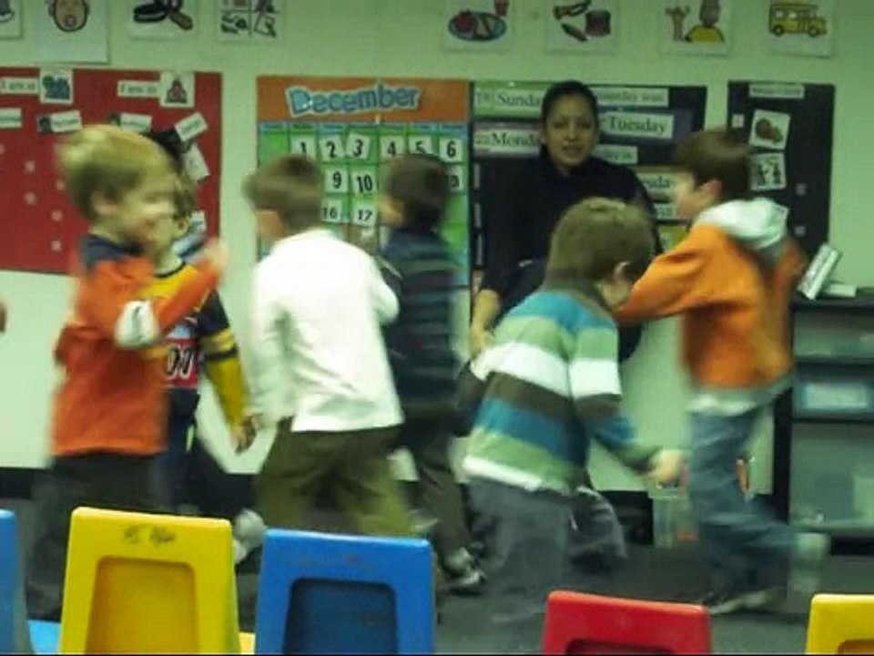 CHICKEN DANCE AT SCHOOL