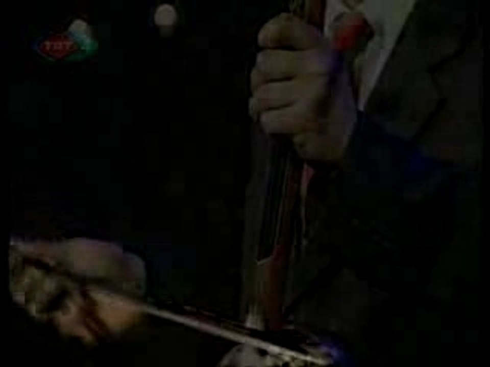 Nuri Sesigüzel - Urfanın etrafı dumanlı dağlar