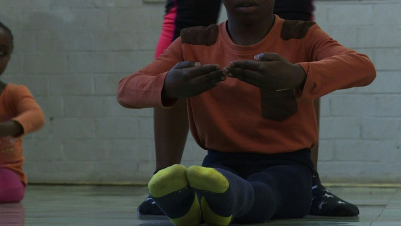La danse classique entre sur scène dans le township de Soweto