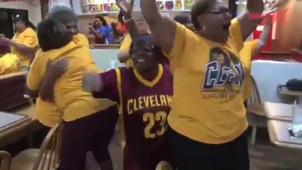 Les grand-mères de Cleveland ont fêté dignement le titre de LeBron James