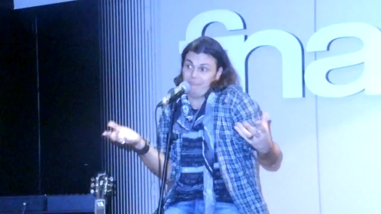 Gianluca Grignani presenta:Natura umana-Fnac di Milano 25 ottobre 2011