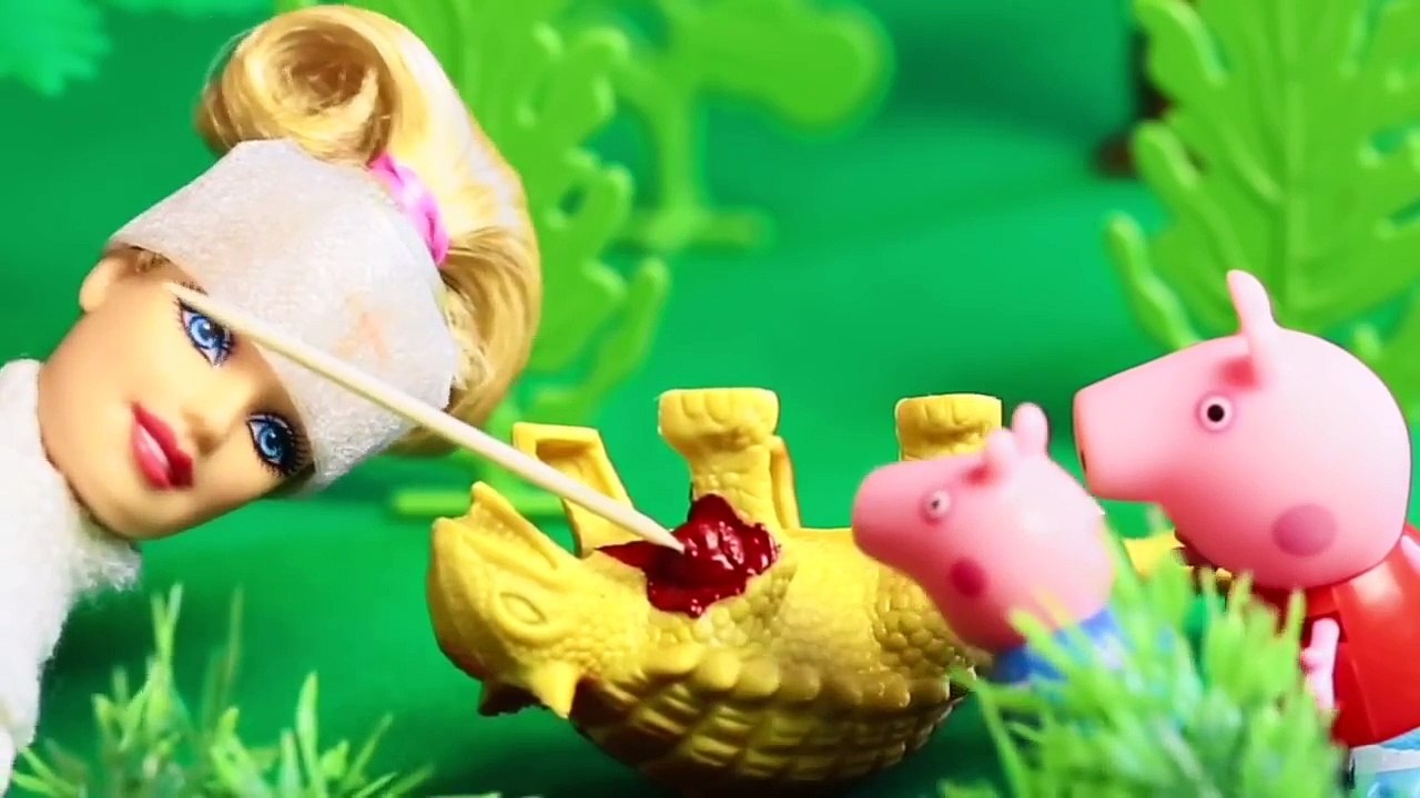 Свинка Пеппа  Мультик с игрушками  Доктор Барби лечит раненого динозавра  Peppa Pig