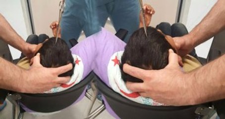 Kafasına Saplanan Makasla Hastaneye Getirildi