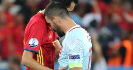 İspanya Maçı Sonrası Arda Turan'ın Evine Yumurta Atıldı